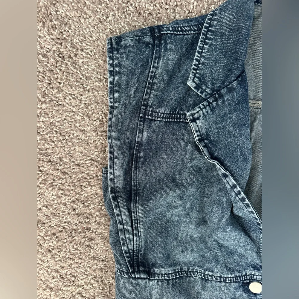 Mulla $99+ Button Collared Vest Style Top - Picture 5 of 5